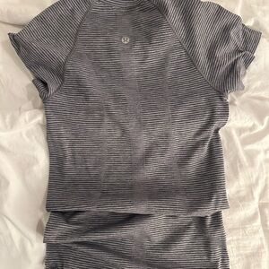 lululemon athletica Gray Striped Short Sleeve Tee